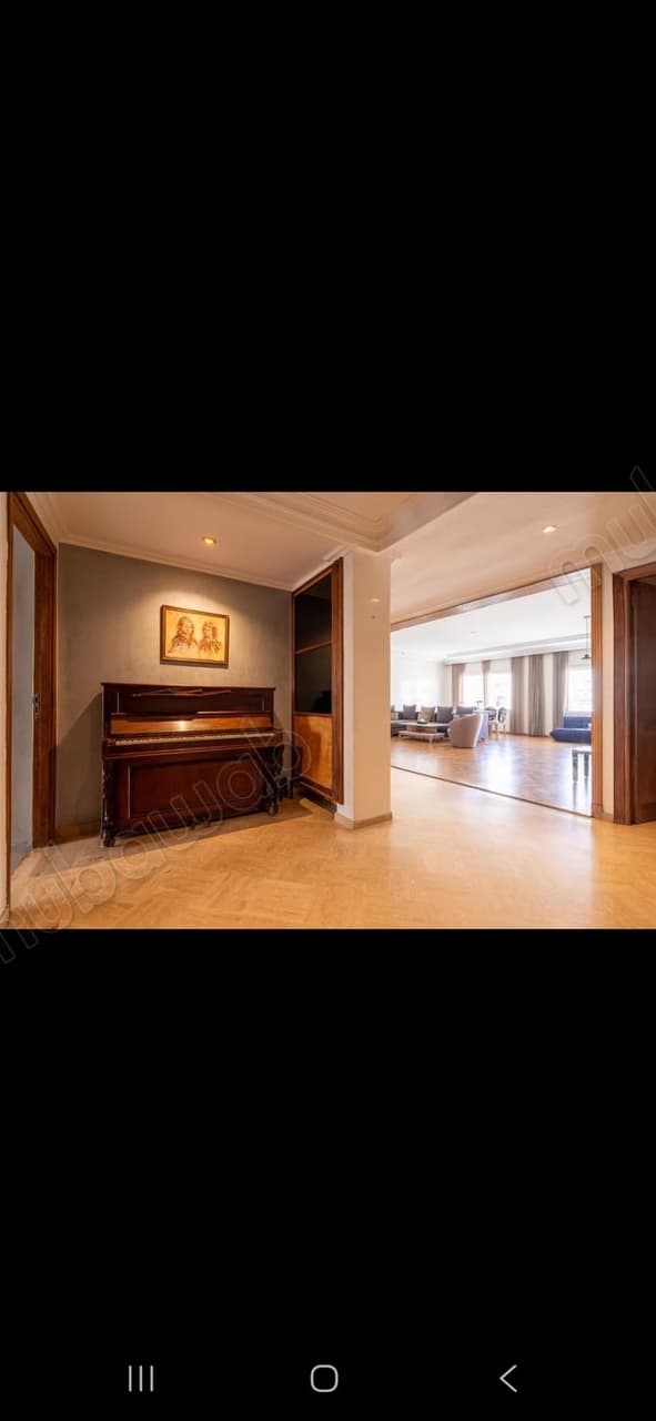 Sale of a beautiful apartment in Racine. 3 pleasant bedrooms. With lift and terrace