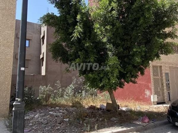 أرض للبيع في الدروة طابق أرضي زائد 3 مع محل تجاري