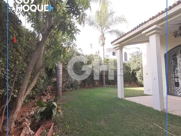 Villa à vendre 714 m² de terrain et 524 m² de bâti