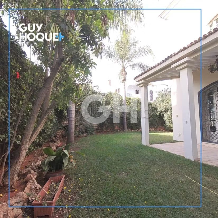 Villa à vendre 714 m² de terrain et 524 m² de bâti