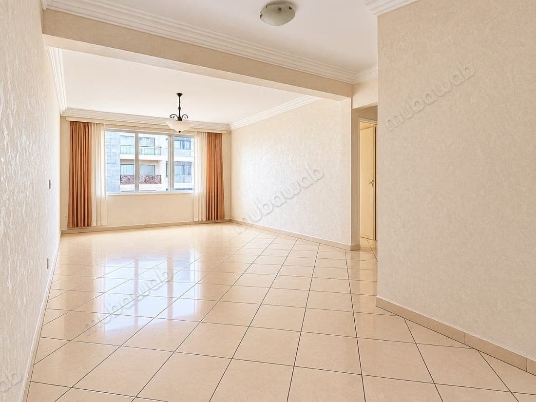 Spacieux appartement non meublé à Founty