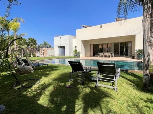 Luxe & Raffinement – Magnifique Villa Meublée sur 1 000 m²