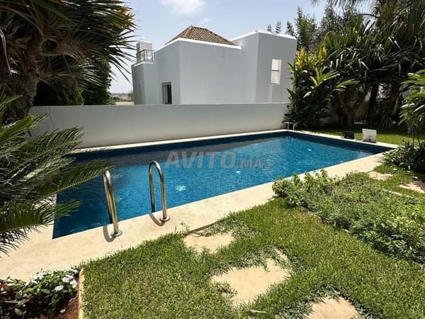 Charming villa 5 min walk from Plage des Nations