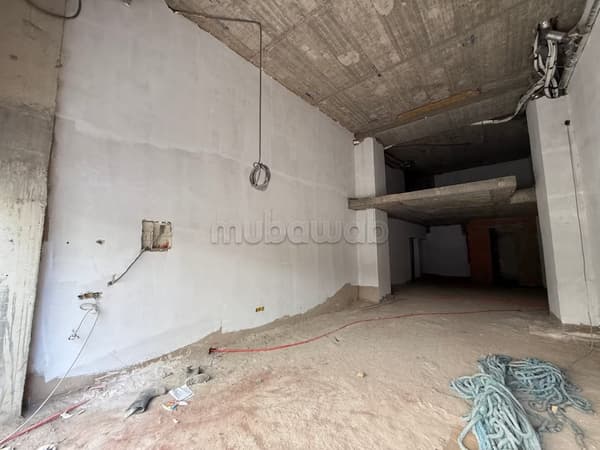 En Vente: Magnifique 2 Locaux Commerciaux de 81 m 35 mezzanine et de 95 m 35 Mez…