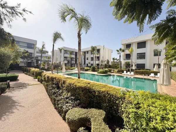 Bel appartement en location à Ain Diab Extension. 4 pièces confortables. Meublé