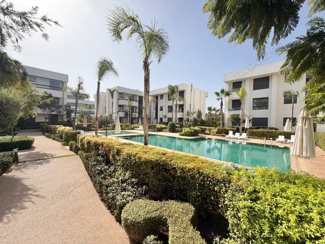 Bel appartement en location à Ain Diab Extension. 4 pièces confortables. Meublé