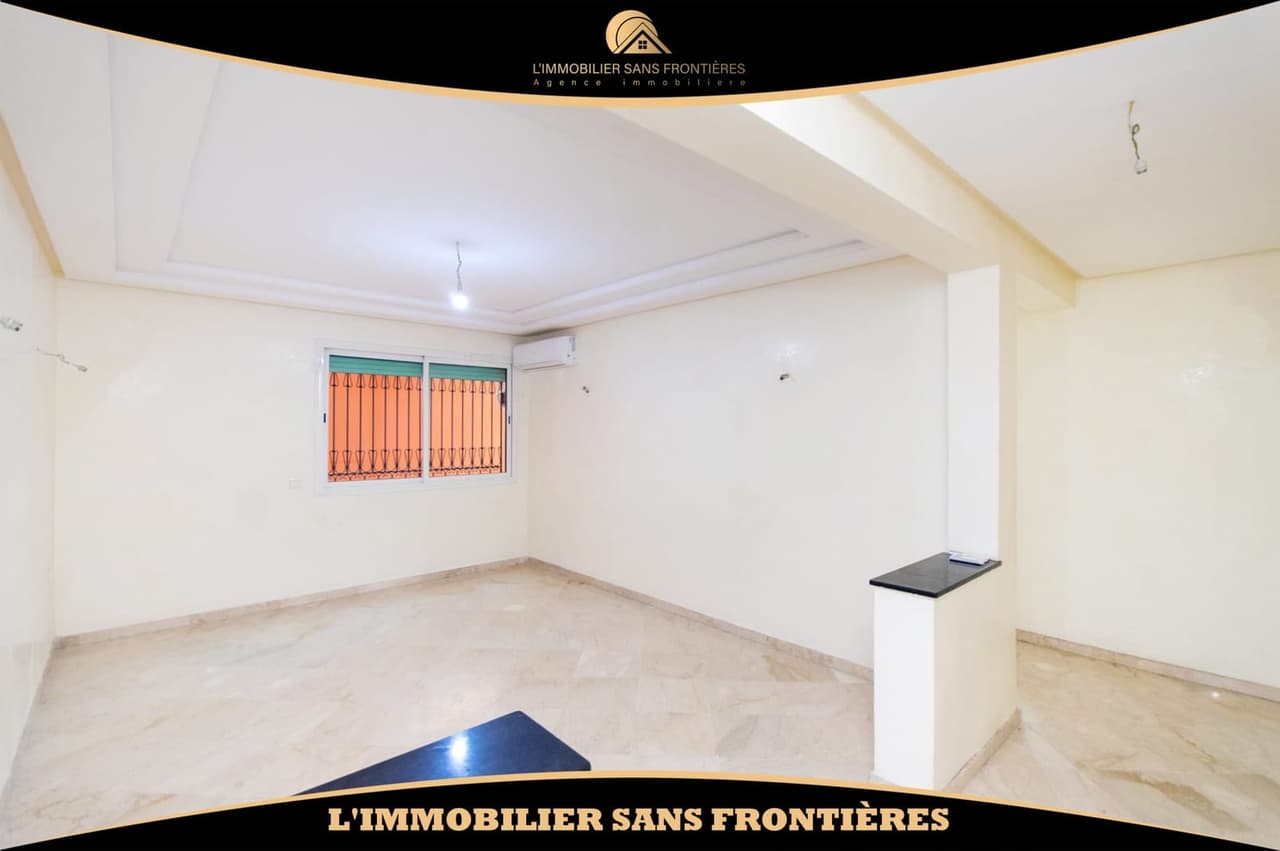 Appartement vide à vendre à Victor Hugo, Guéliz, Marrakech – 94 m² – Terrasse de 40 m²
