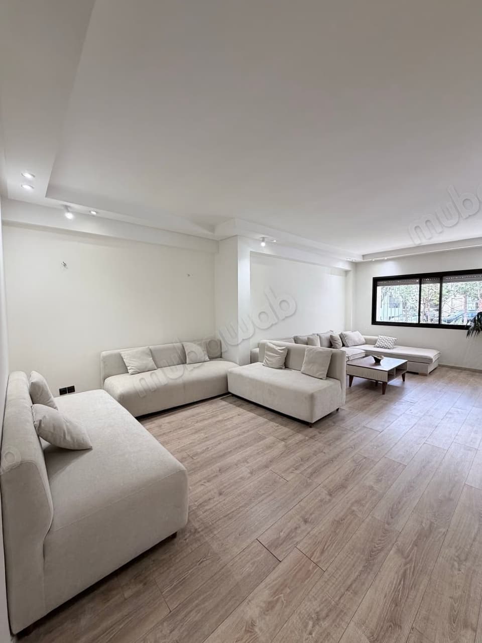 3-kamer appartement leeg of gemeubileerd Racine