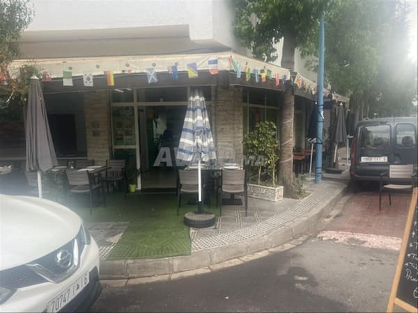 CAFÉ RESTAURANT PLUS MAGASIN AVEC UN SEUL TITRE