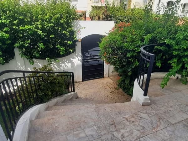 Gemeubileerde Villa bij CIL