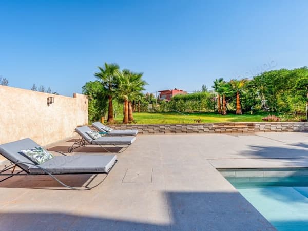 Villa de luxe à louer à Route de Tahanaout. 3 grandes pièces. Meublé