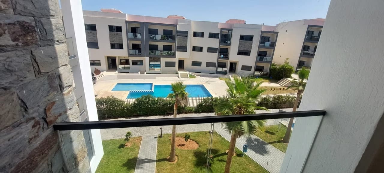 Mooi appartement te huur in Harhoura. 2 comfortabele slaapkamers. Conciergeservice…
