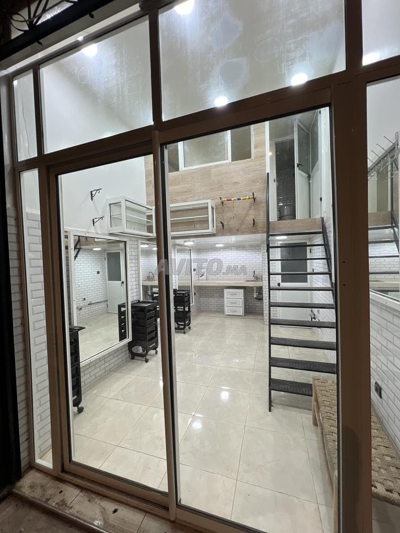 Shop for rent, Boulevard Panoramique, management contract
