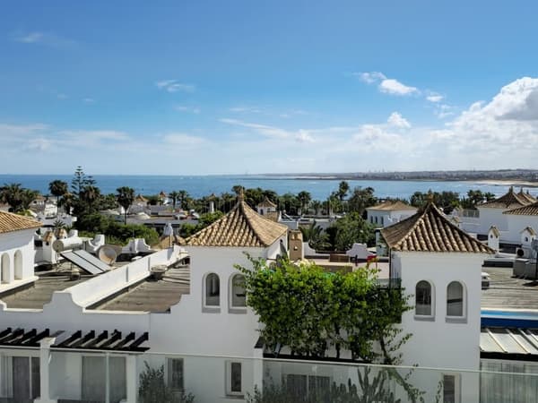 Très bel appartement en location à Dar Bouazza. 3 pièces confortables. Bien meublé