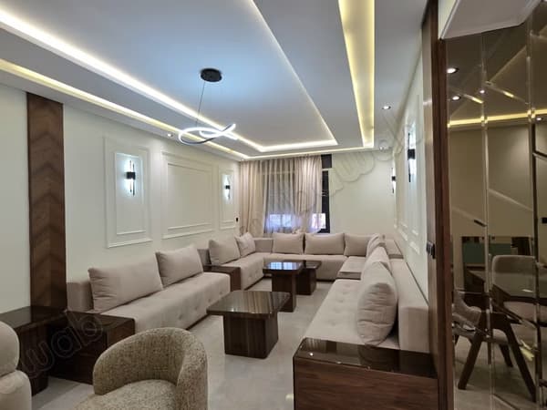 Bel appartement en location à Mozart. Surface de 124 m². Meublé