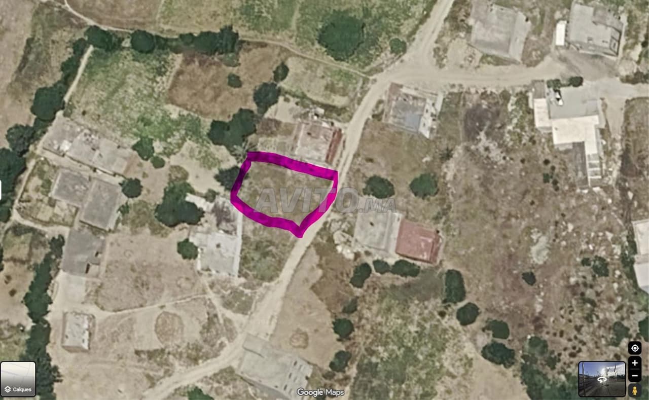 GRUNDSTÜCK ZUM VERKAUF ÜBER 250 M² BNI MA3DIN ZUGÄNGLICH