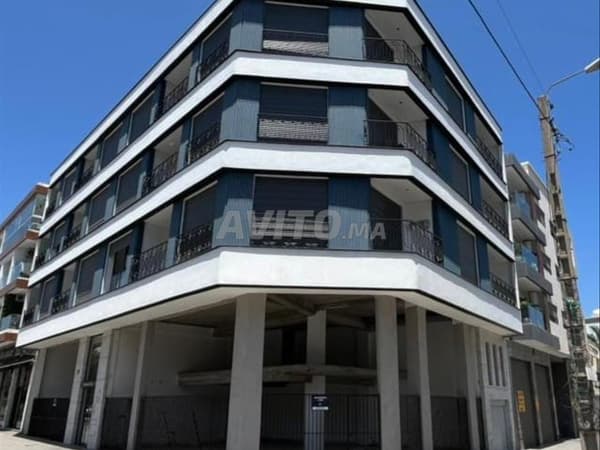 🏢 MAGASINS À LOUER – OPPORTUNITÉ À SAISIR