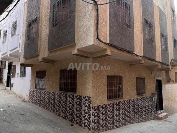 Maison à deux façades à vendre à Tanger, quartier Houmet Fatima