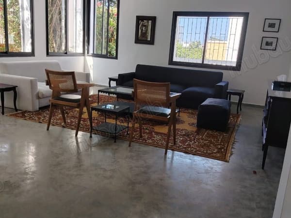 Somptueuse villa à vendre en Hassan Centre Ville. Superficie 409 m². Espace vert