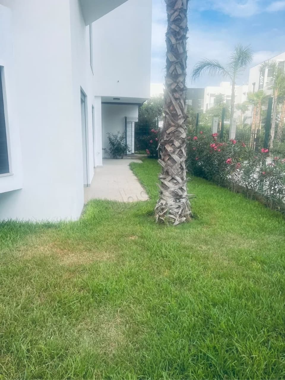 Bel appartement en location à Dar Bouazza. 2 chambres. Piscine et air conditionné