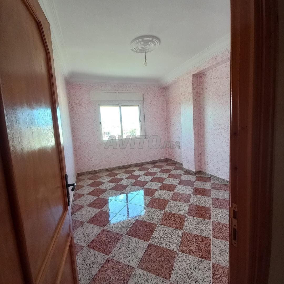 Appartement titré 78 m² déclaré en totalité, ascenseur, balcon, syndic