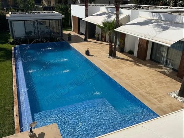 Maison de luxe à vendre à Souissi. 10 grandes pièces. Bien meublé