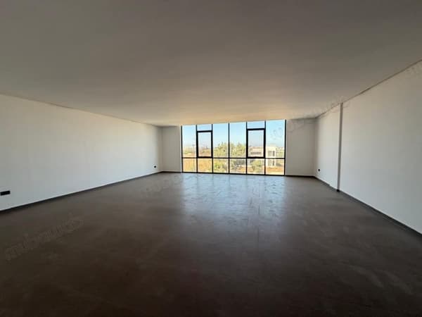 À louer – bureau neuf de 104 m²
