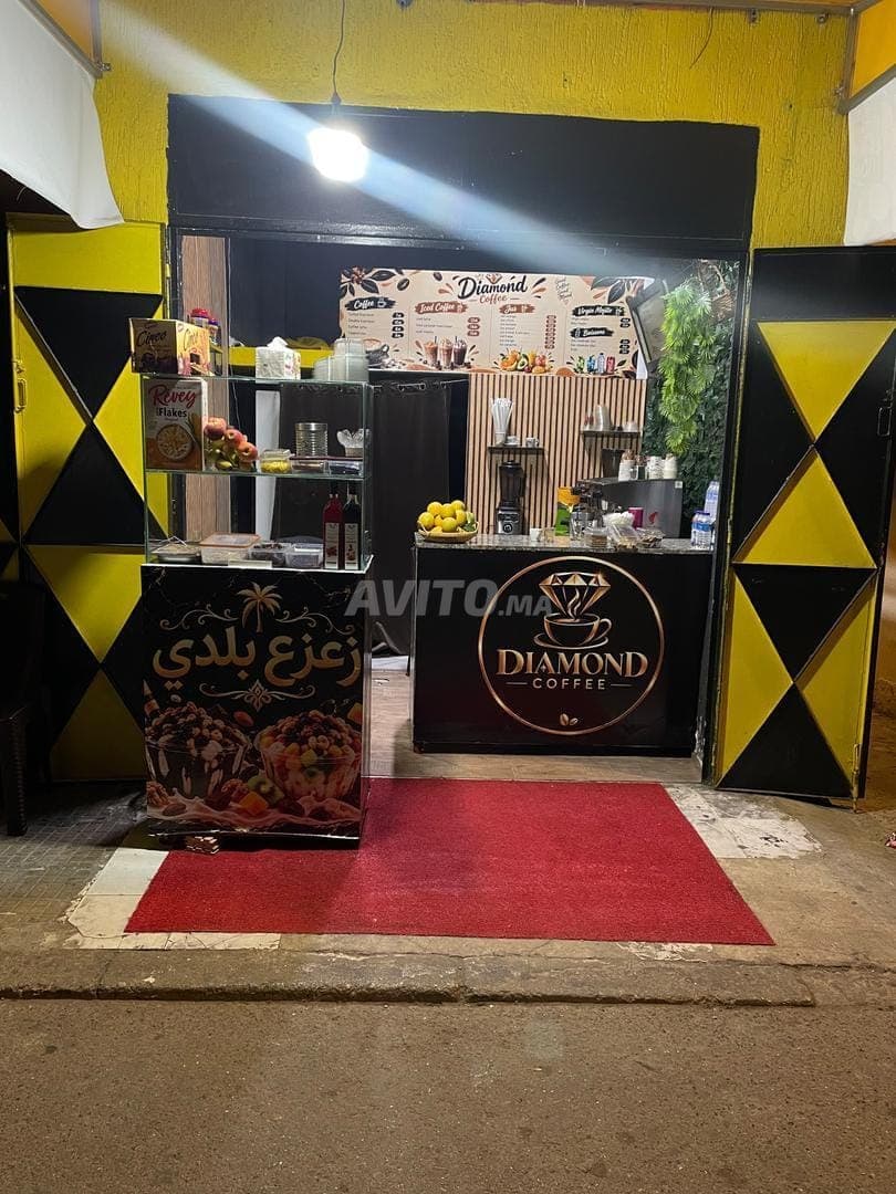 محل تجاري جاهز لأي نشاط، يقع على الشارع