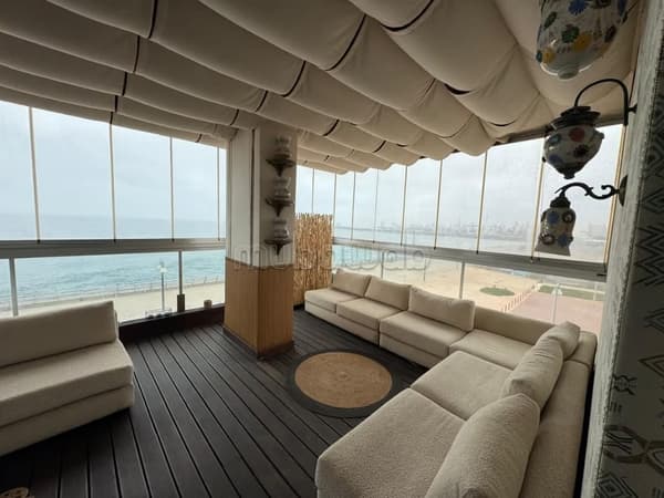 Apartamento con vista al mar