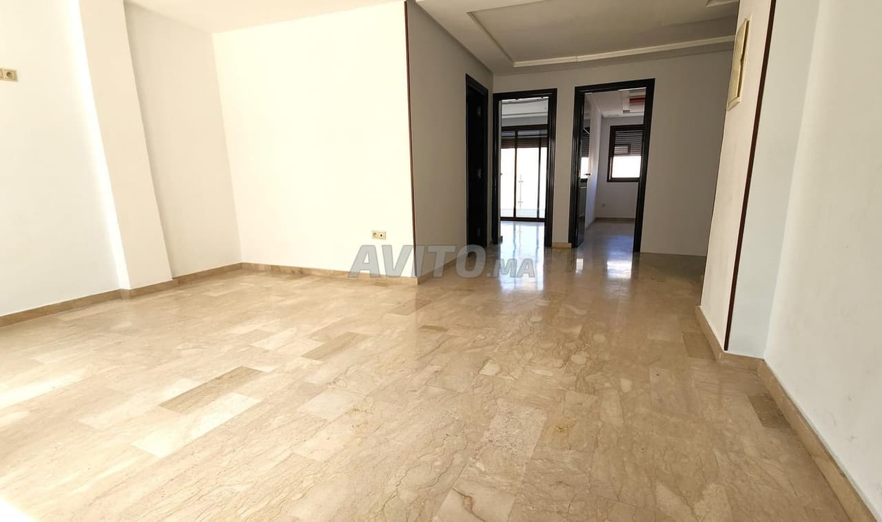 Bureau 3 pièces 75m2 4ème étage Maarif