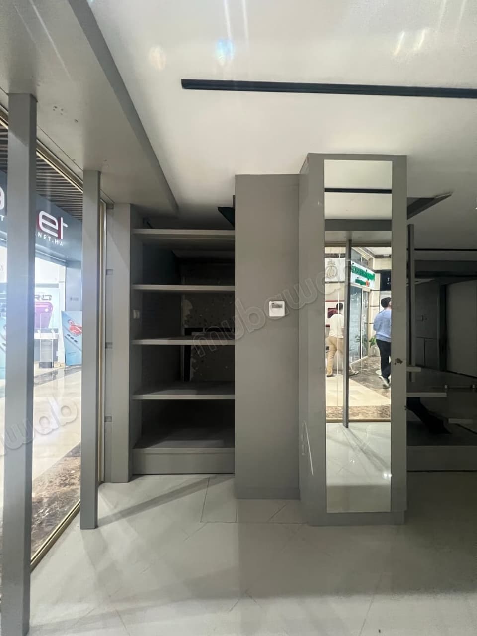 Local comercial de 40 m2 con entreplanta en alquiler