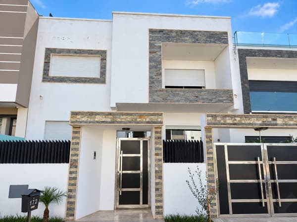 Villa de 204 m² en venta en Témara Masrour Ii