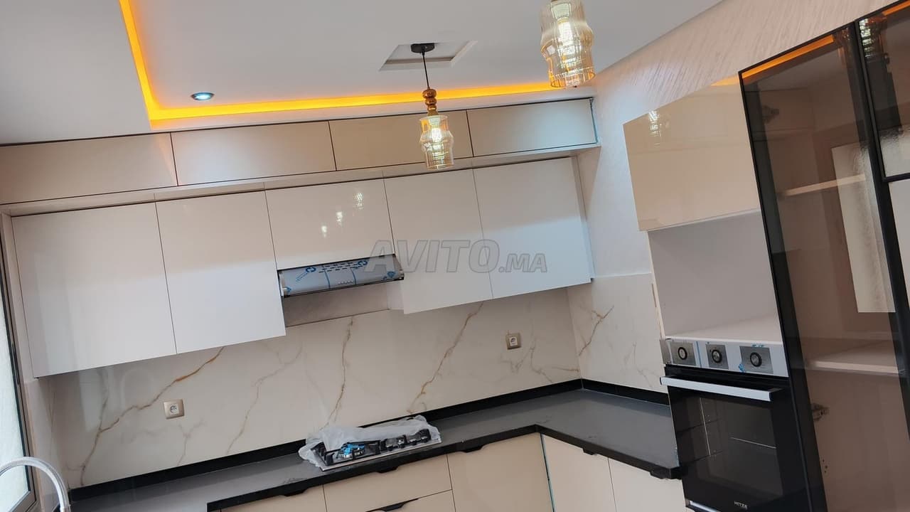 Appartements en fer sur la rue, un rêve de 130m