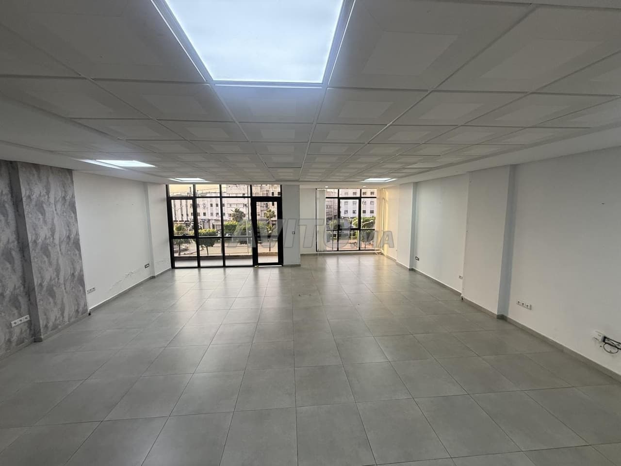 Oficina en alquiler residencia Al Firdaous .. Ain Sebaa