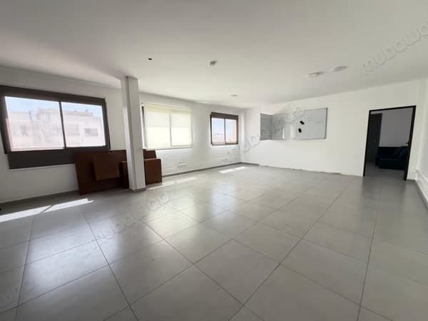 Bureau professionnel de 78 m² sur l'Avenue H2