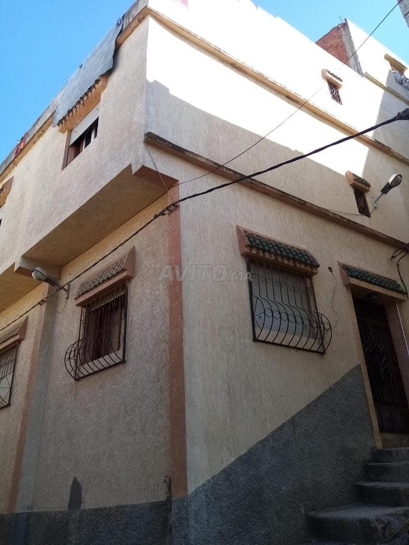 Maison à vendre à Mesnana 50x60 mètres 3 surfaces