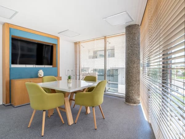 Espace de bureau ouvert pour 10 personnes à Zenith