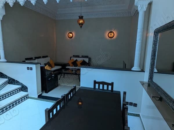رياض للبيع ببــاب غمــات. 3 غرف نوم جميلة