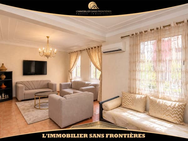 Apartamento de 85 m² en alquiler en Najd: 2 dormitorios, doble salón, sala de estar y jardín comunitario