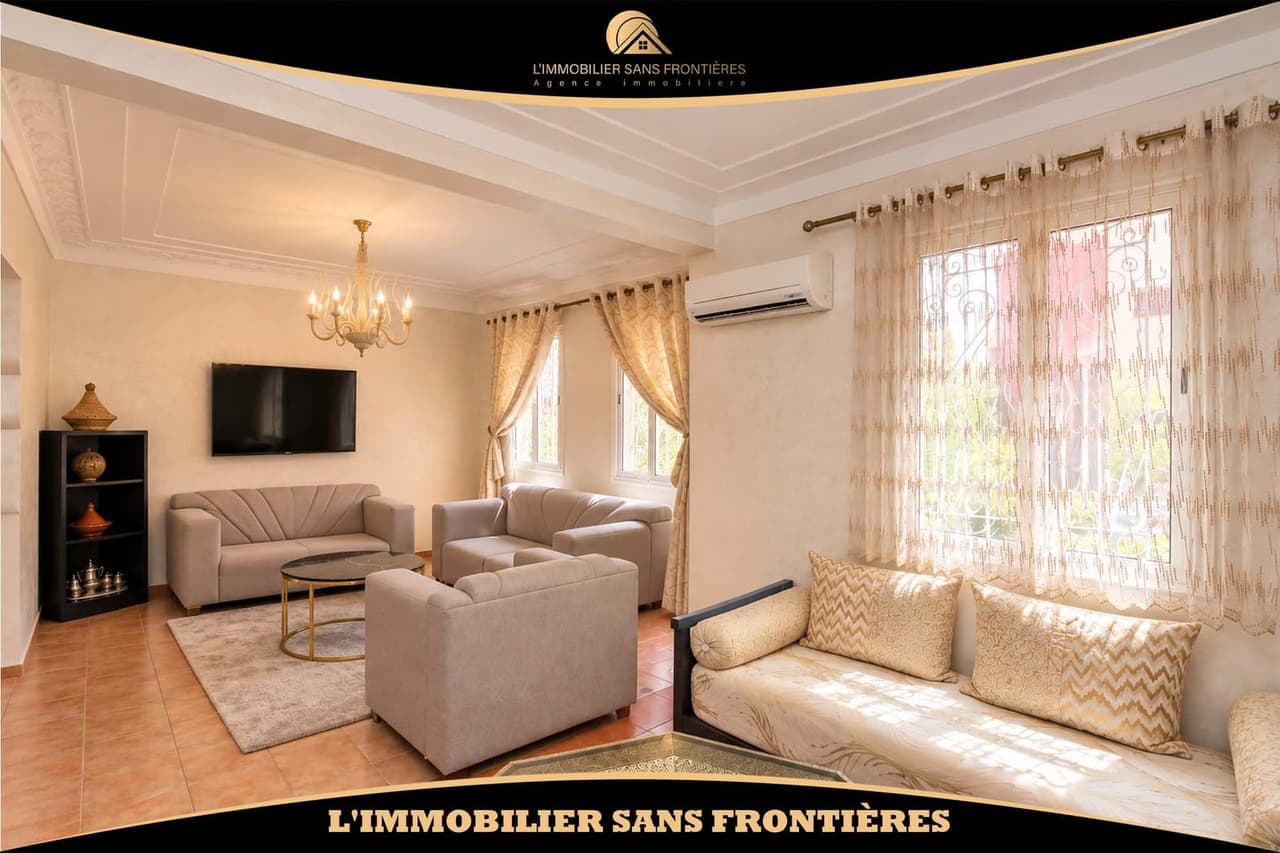 Apartamento de 85 m² en alquiler en Najd: 2 dormitorios, doble salón, sala de estar y jardín comunitario