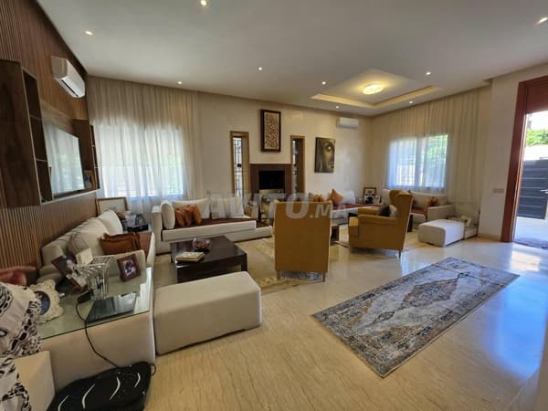 Prachtige villa met zwembad te huur – Targa
