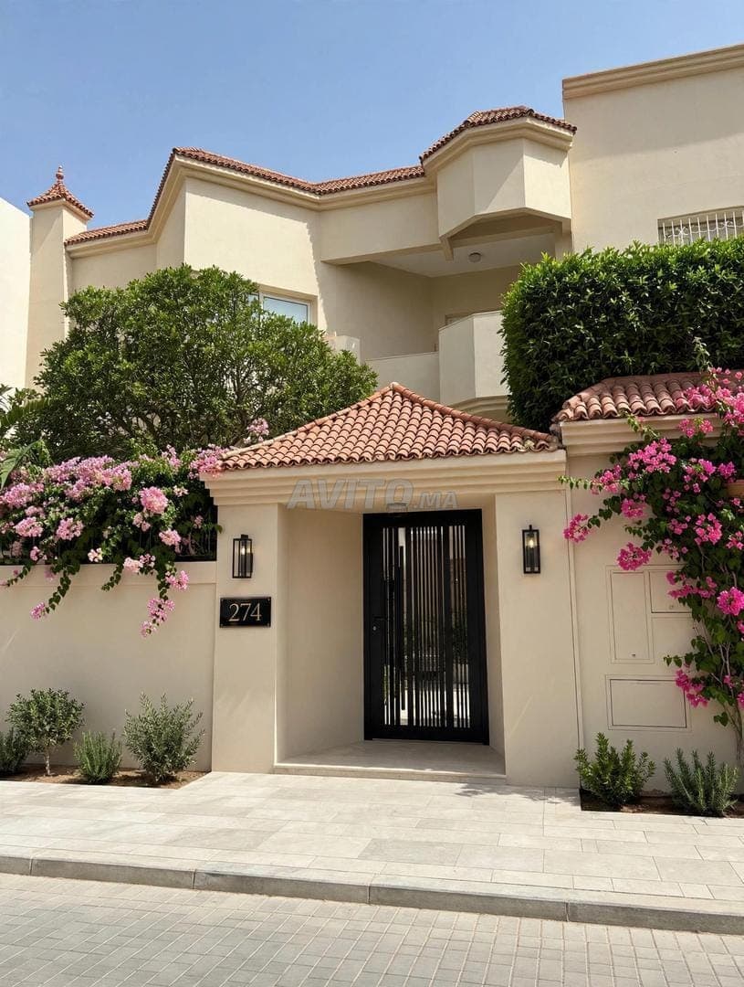 VILLA À SAISIR - À RÉNOVER - GROS POTENTIEL