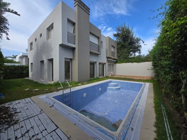 Villa à louer vide à Ain Diab 36000dh bi