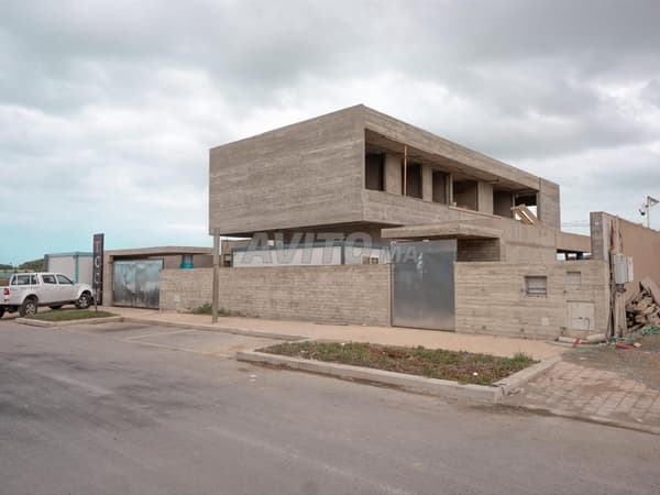 Villa à vendre dans le quartier Ain Diab isolé