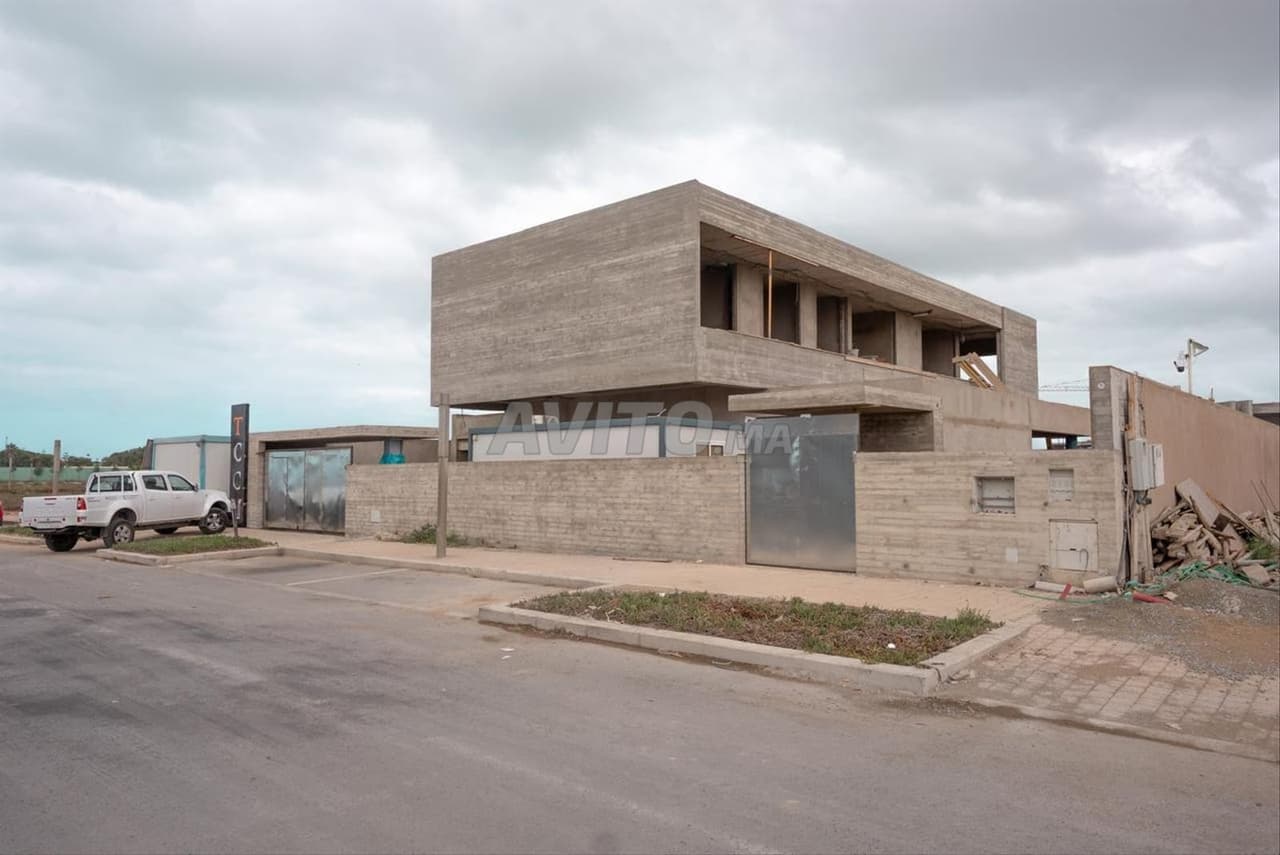 Villa à vendre dans le quartier Ain Diab isolé