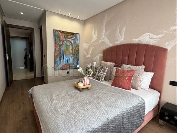 Superbe appartement à vendre à Anfa. 1 belle chambre. Chauffage central et porte blindée