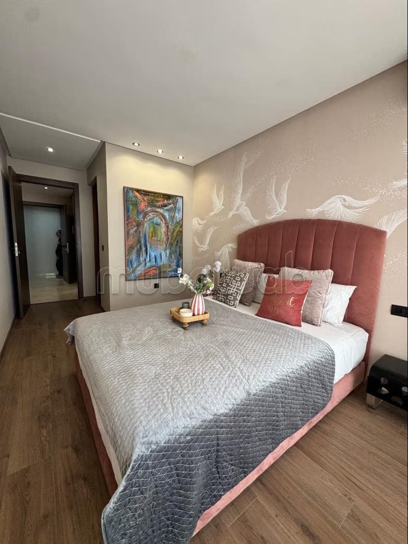 Superbe appartement à vendre à Anfa. 1 belle chambre. Chauffage central et porte blindée