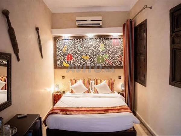 Riad en activité avec 9 chambres près de la place