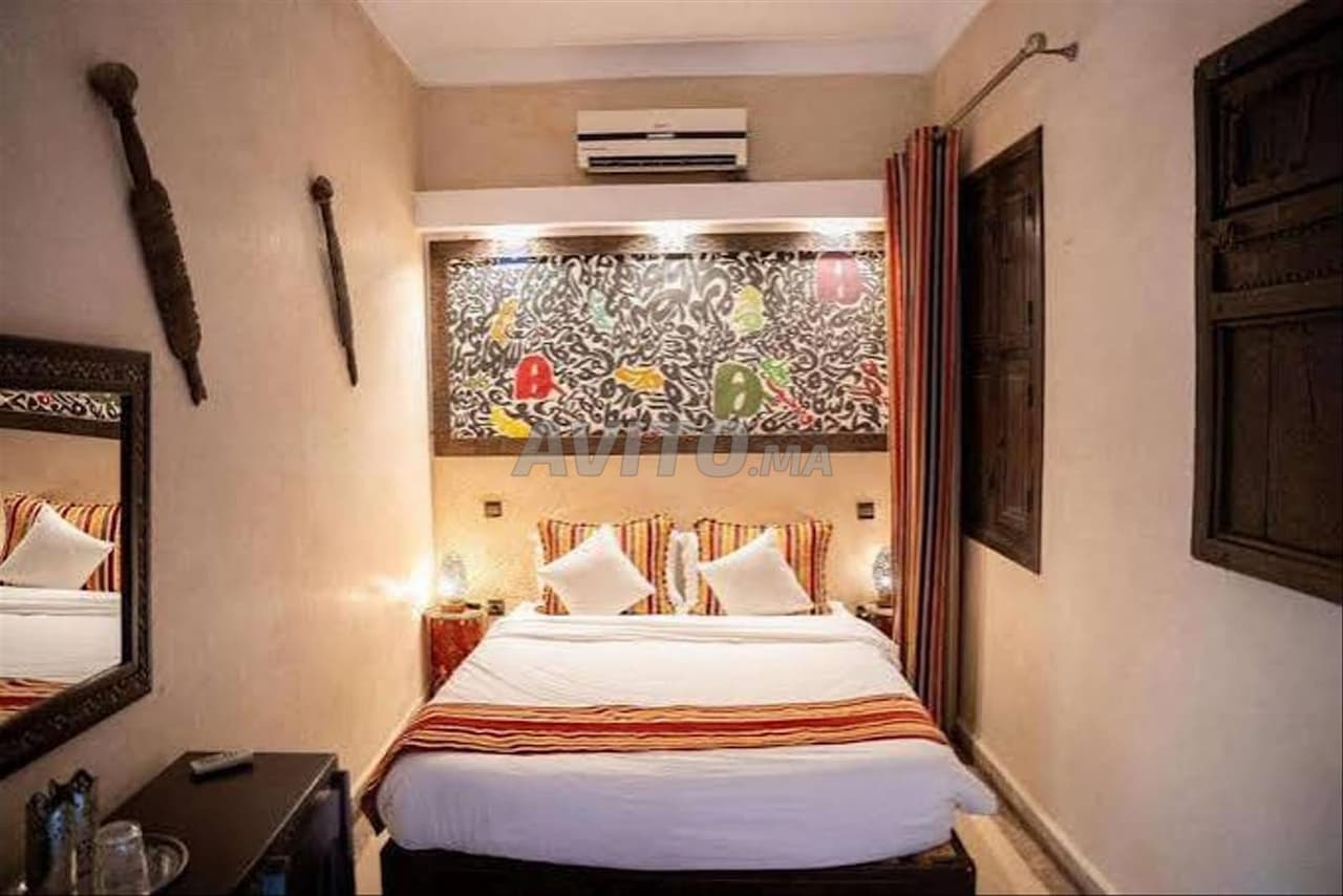 Riad en activité avec 9 chambres près de la place