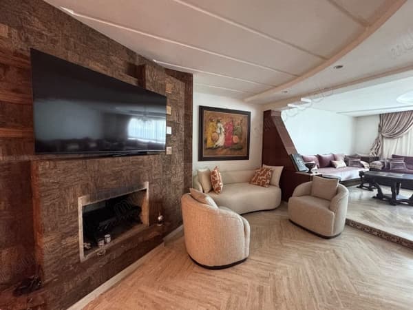 Apartment for rent in Racine. Surface area of 240 m²